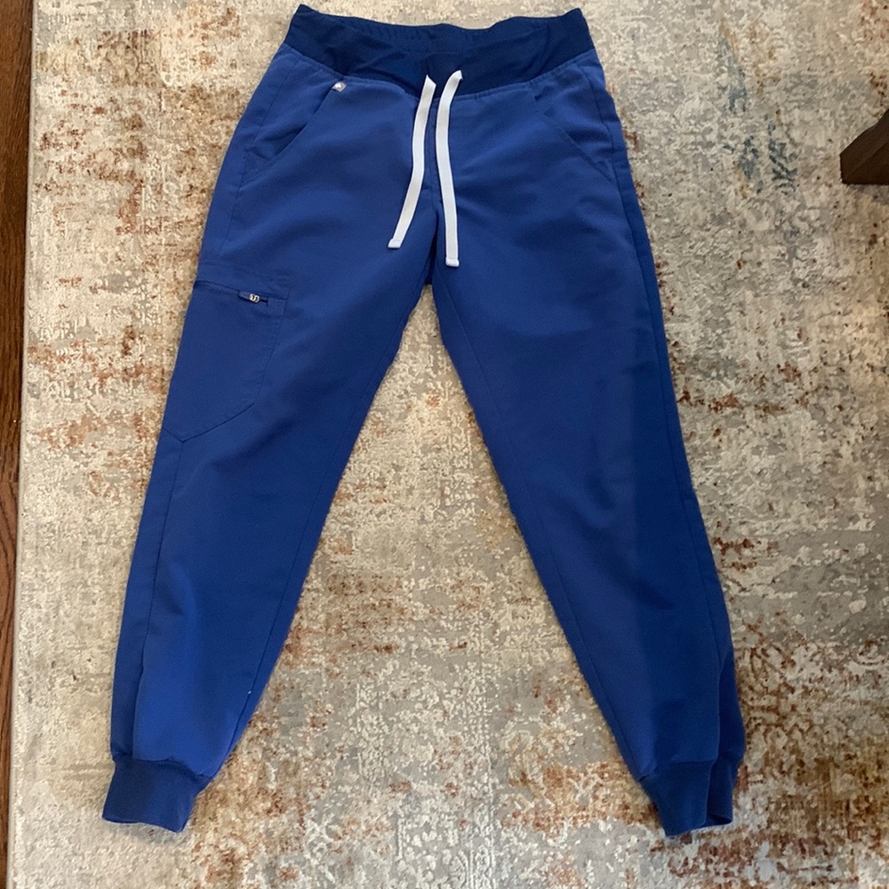 Figs scrub pants, petite